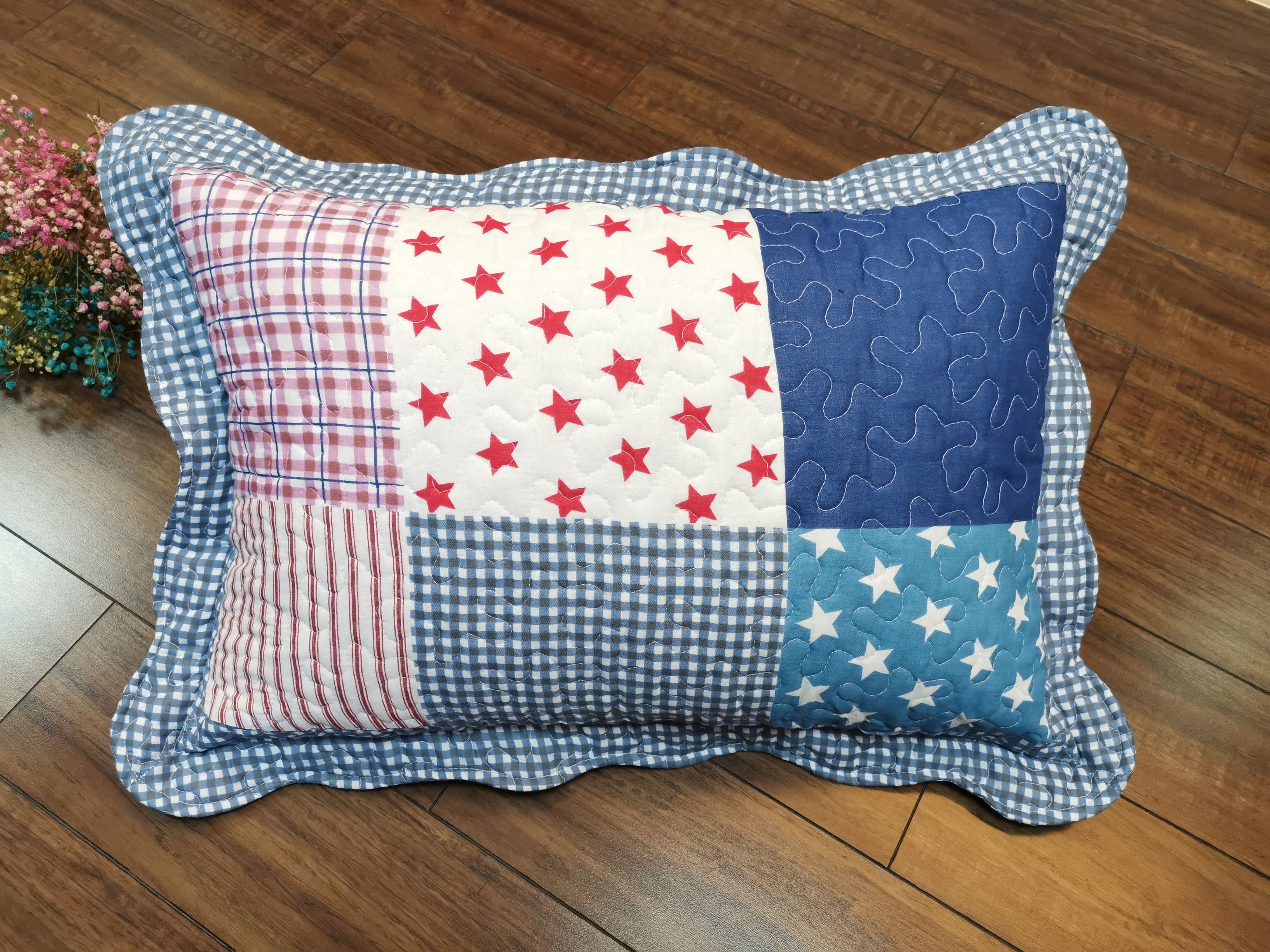 All-cotton quilted student dormitory cartoon pillowcases 40*60 pairs for single and double people details Picture