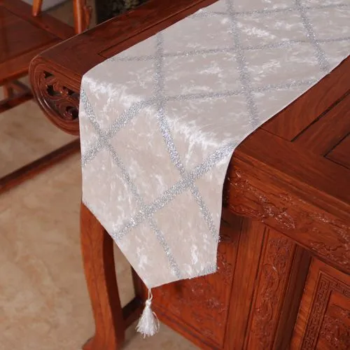European new classical velvet gilded table flag, modern simple table towel, fabric, Chinese coffee table flag, fabric, TV cabinet fabric detail image 3