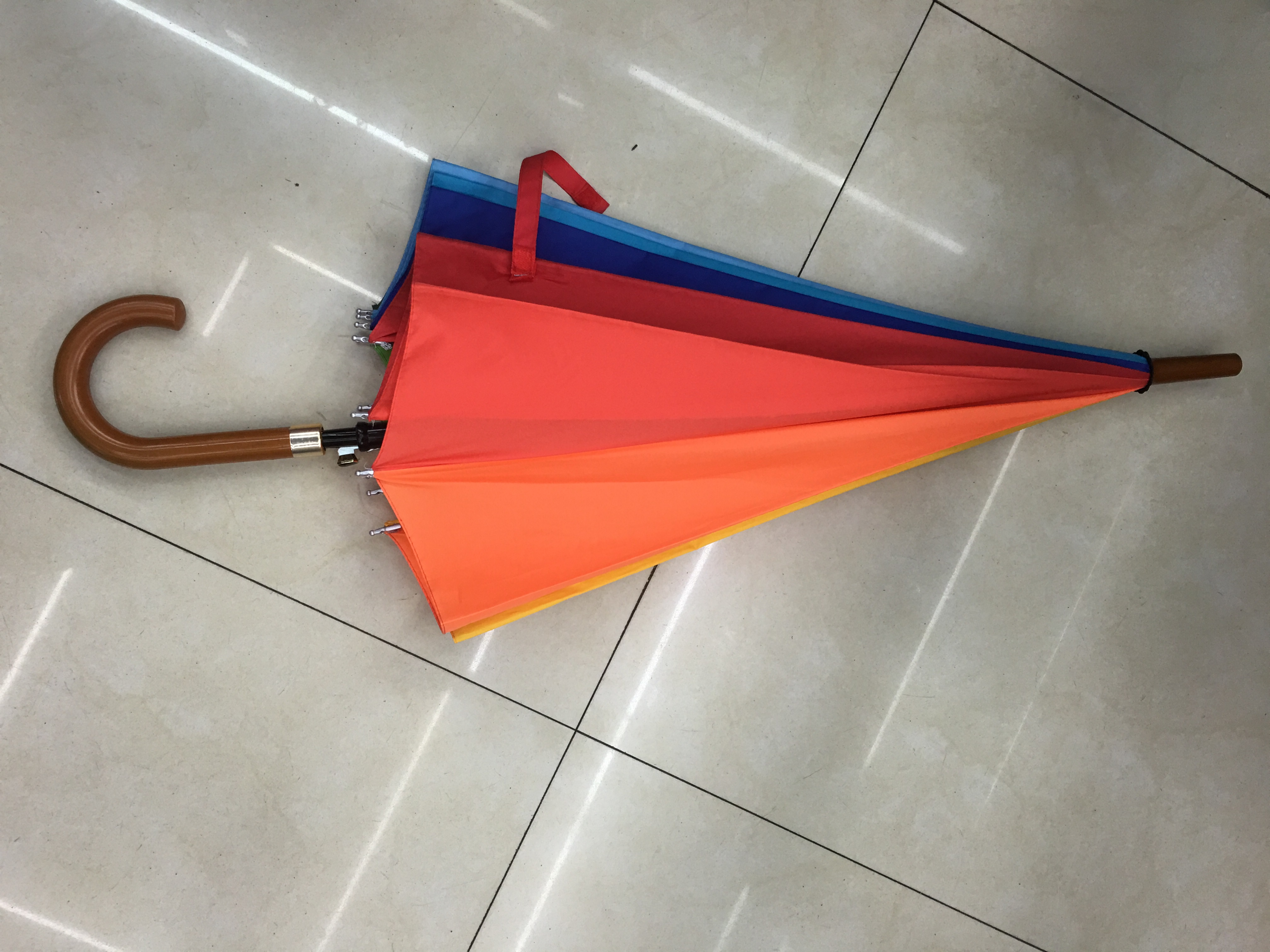 At 60 cm and 12k, a rainbow will bloom by itself when touched details Picture