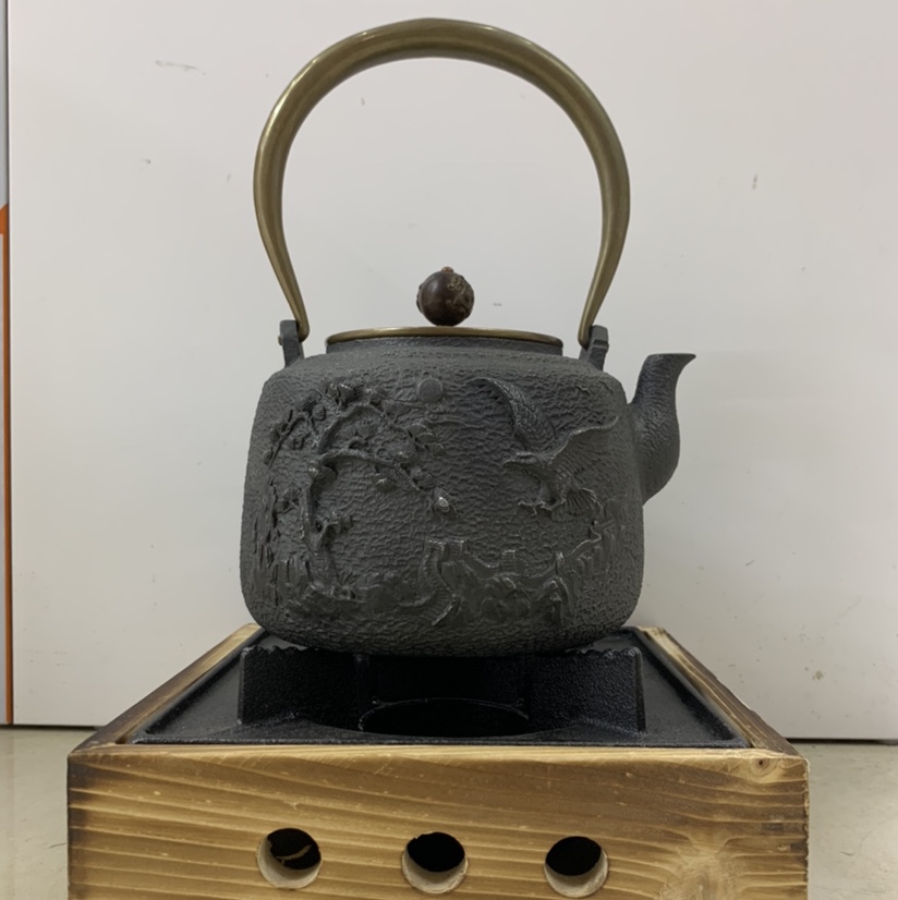 Old Teapot Old Iron Pot Relief Iron Pot Pure Hand-Made Iron Pot Copper Cover Copper Pot Teapot Enamel Tea Craft Set Manufacturers Direct Wholesale undefined