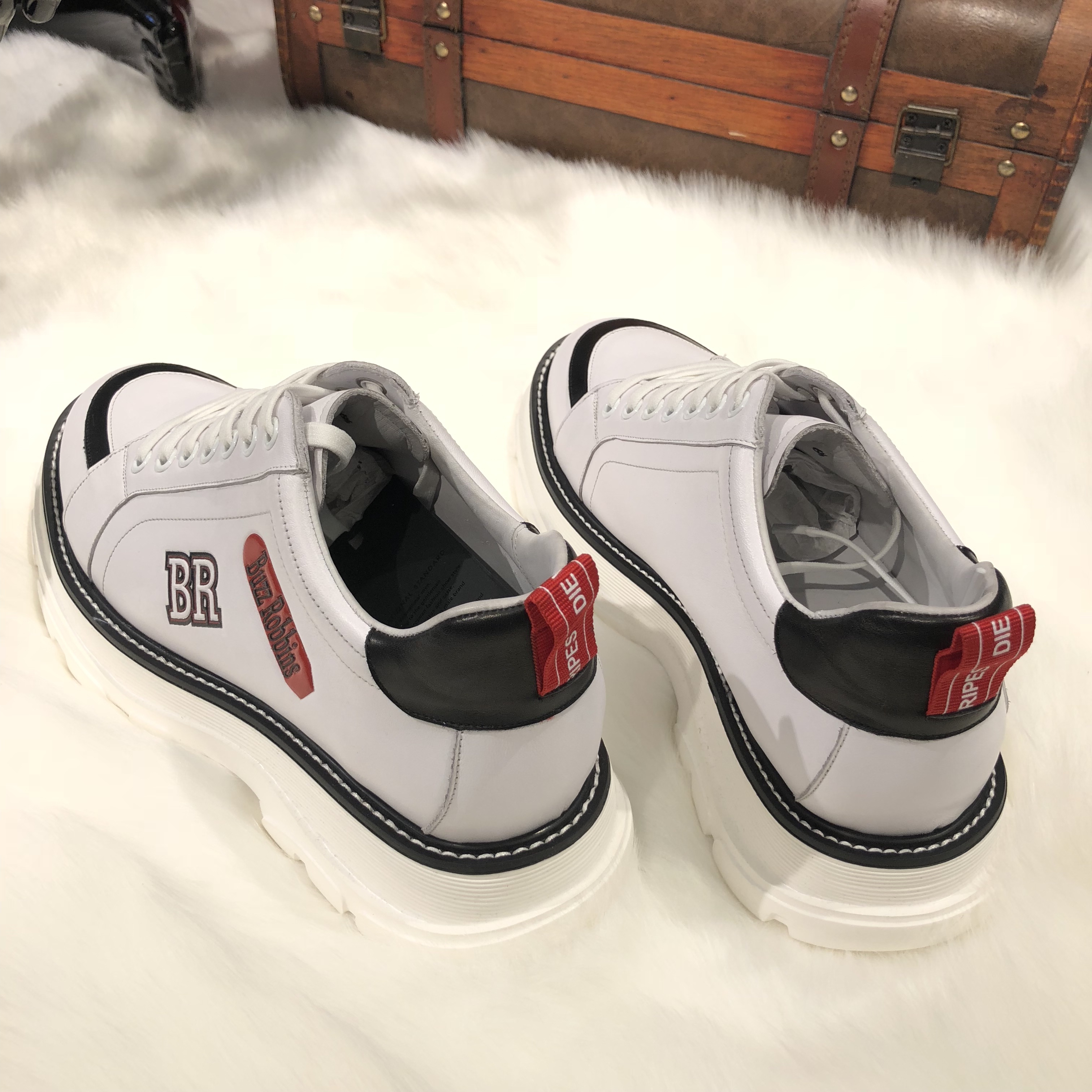 意大利潮牌英伦风鞋子产品图