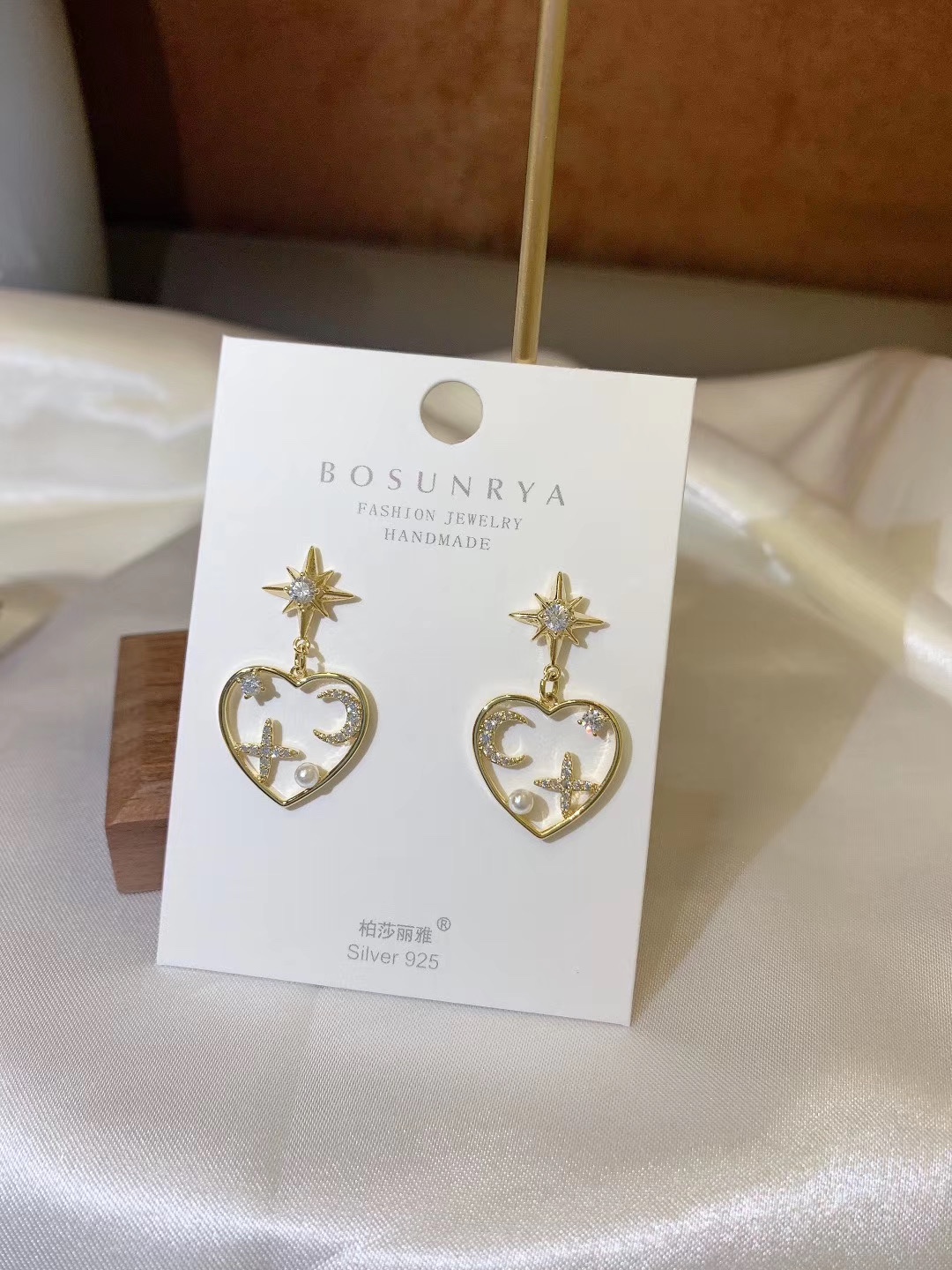 New simple and fashionable earrings and earrings details Picture