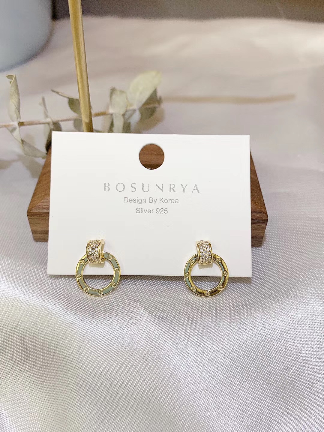 Best-selling stud earrings details Picture