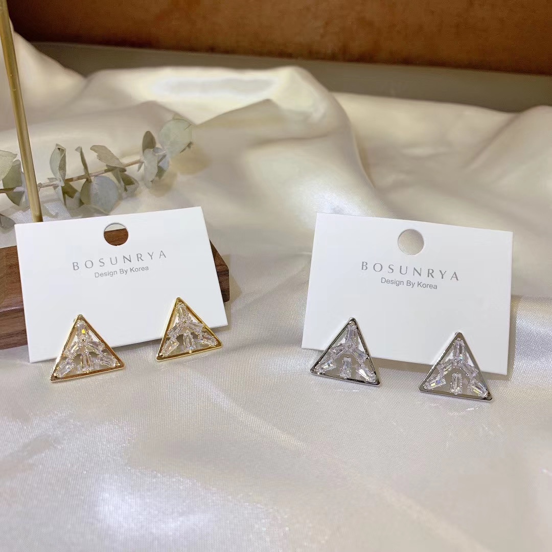 New Korean-style stud earrings Specification image