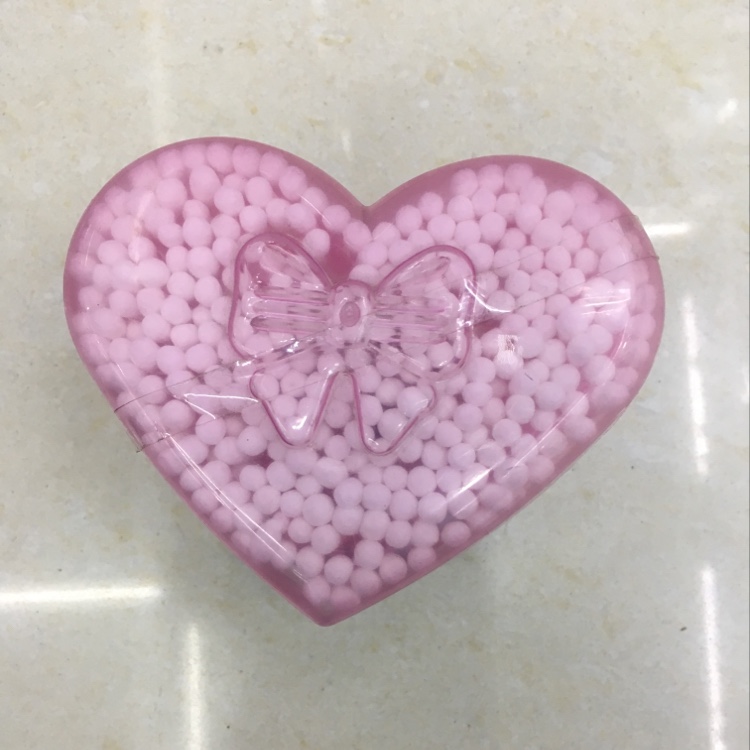 250 cotton swabs in a heart box with plastic rods details Picture