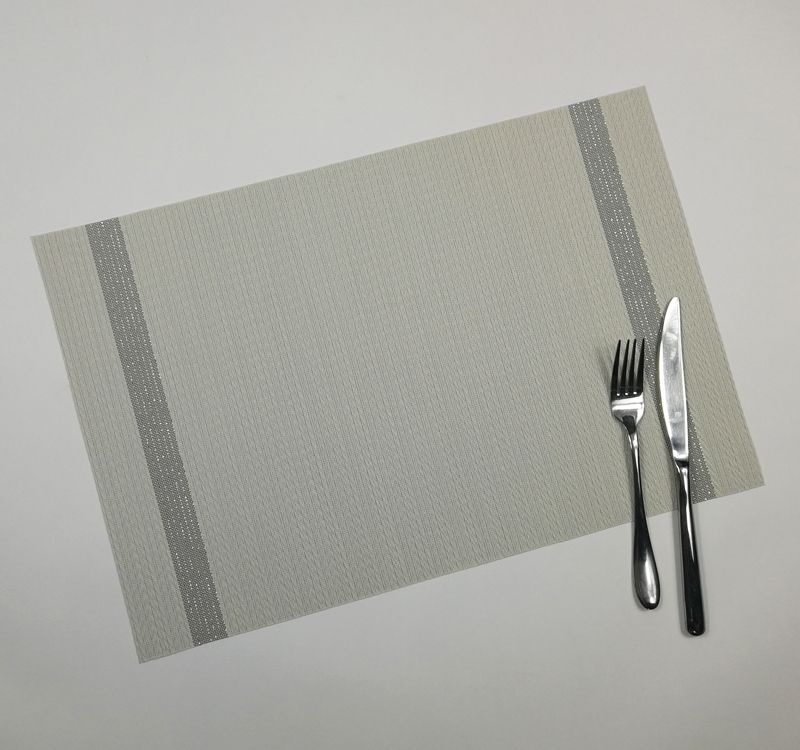 Simple Western Placemat European Pvc With Gold Wire Stripes Placemat Teslin Hotel Thickened Insulated Placemat In Stock Application Scenario