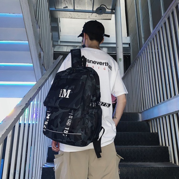New camouflage backpacks are selling well in the summer of 2020. Wholesale and customization of Korean-style fashionable letter college student schoolbags from the manufacturer undefined
