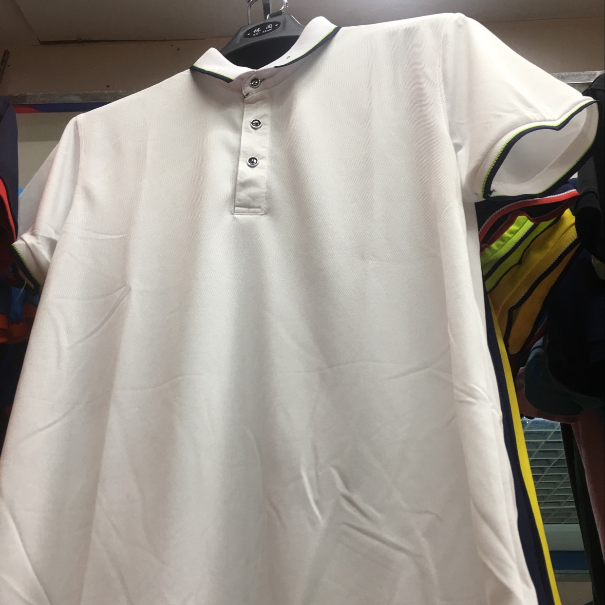 White shirt thumbnail
