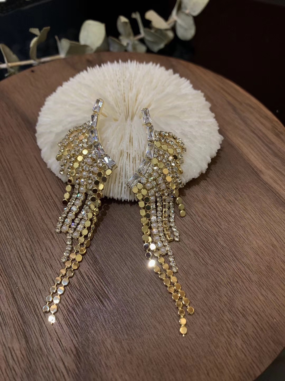 Oumei Feng exaggerated earrings and earrings details Picture