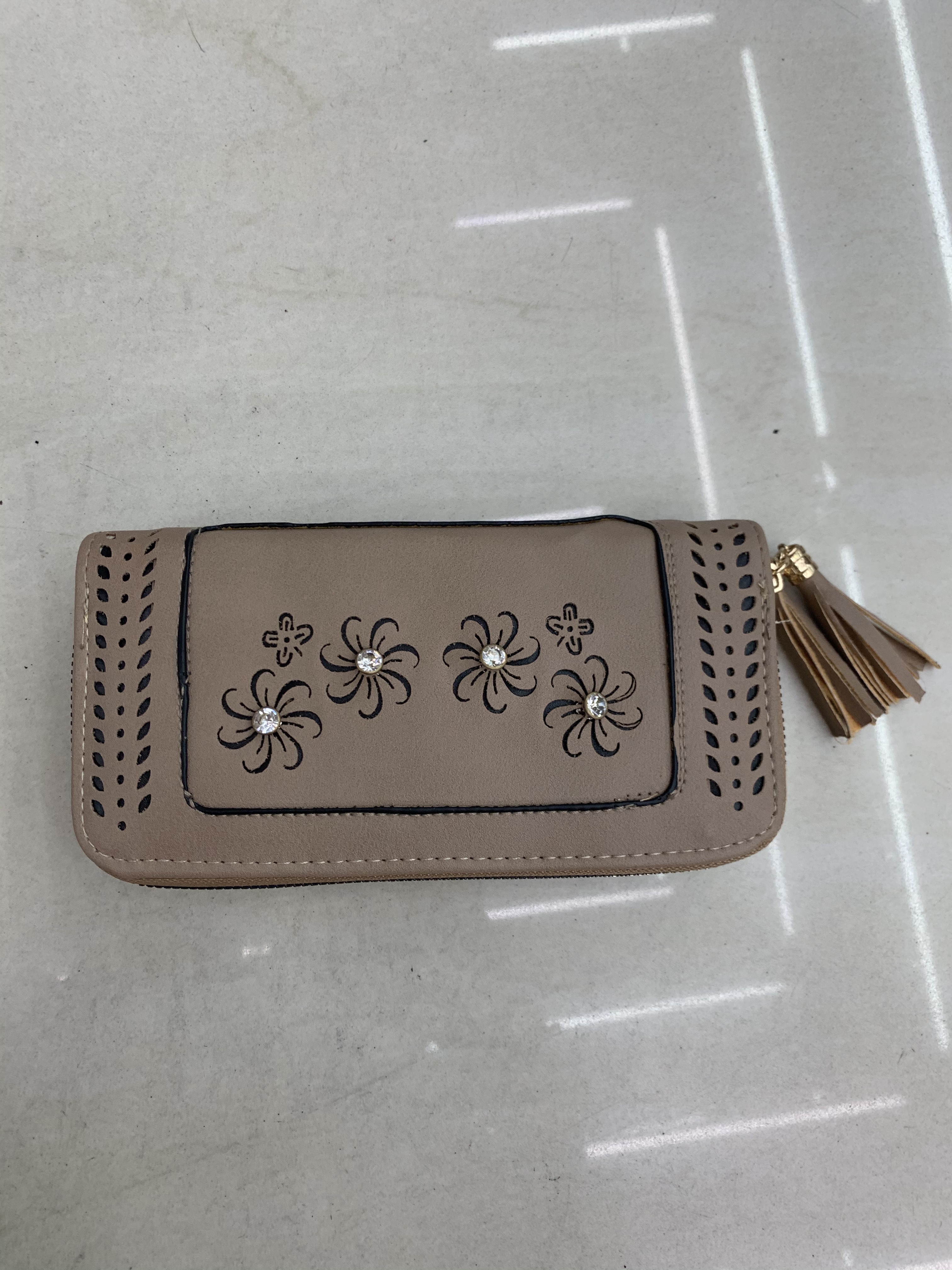 外双拉搂空产品图