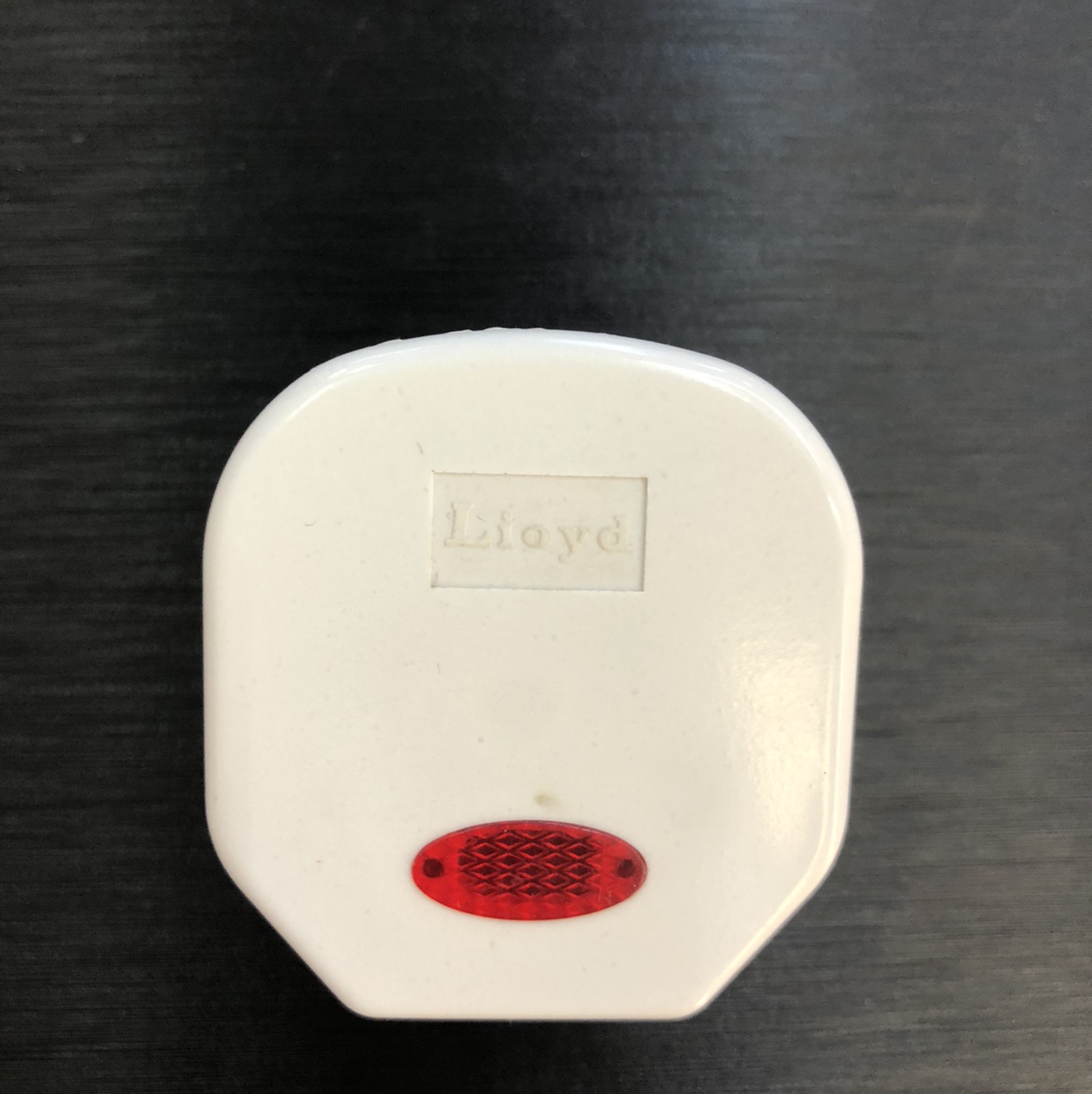 Ceramic white plug, round pin