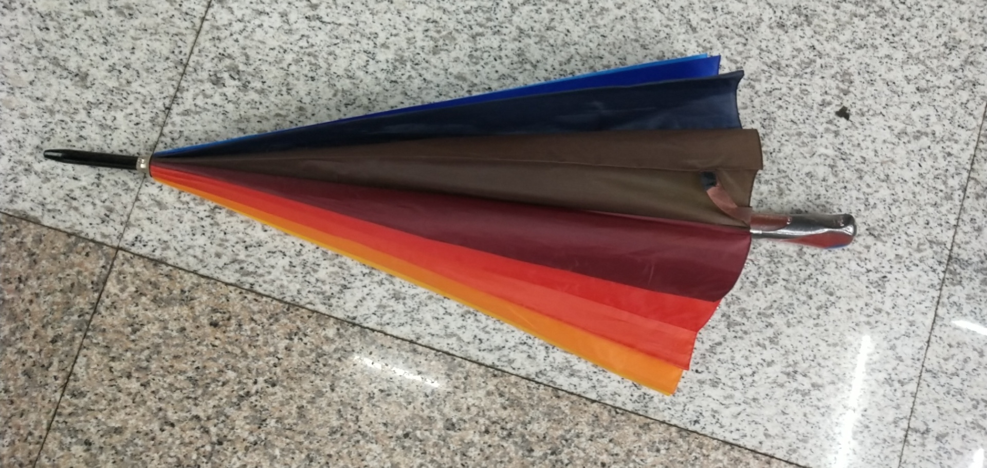 55 cm, 16 rainbow umbrellas with straight poles Application Scenario