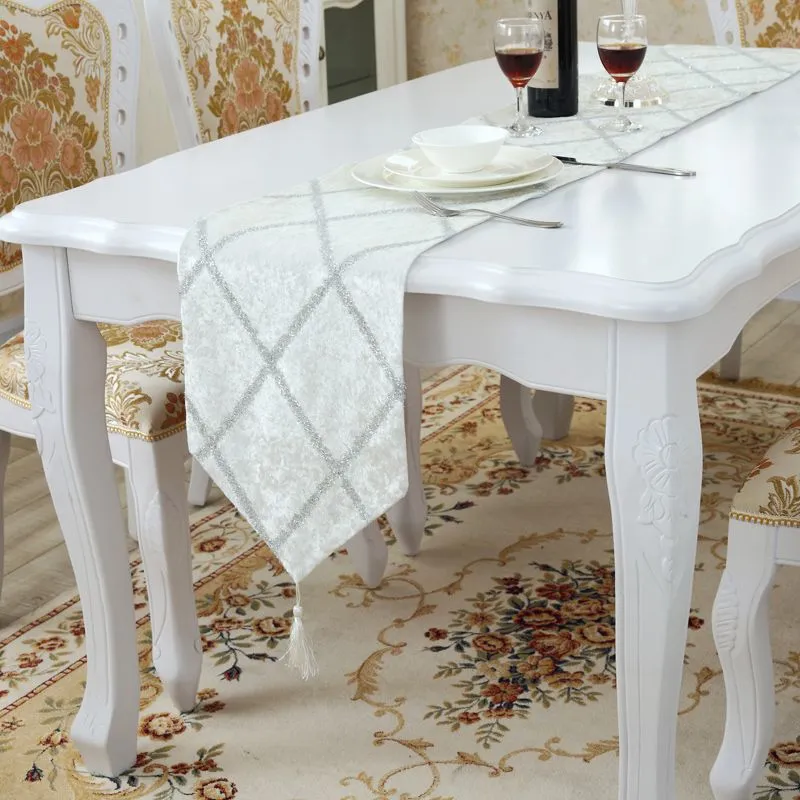 European new classical velvet gilded table flag, modern simple table towel, fabric, Chinese coffee table flag, fabric, TV cabinet fabric detail image 4