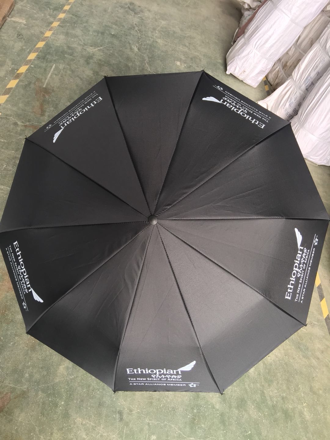 10k全自动雨伞 皮质弯钩大手柄 碰击布