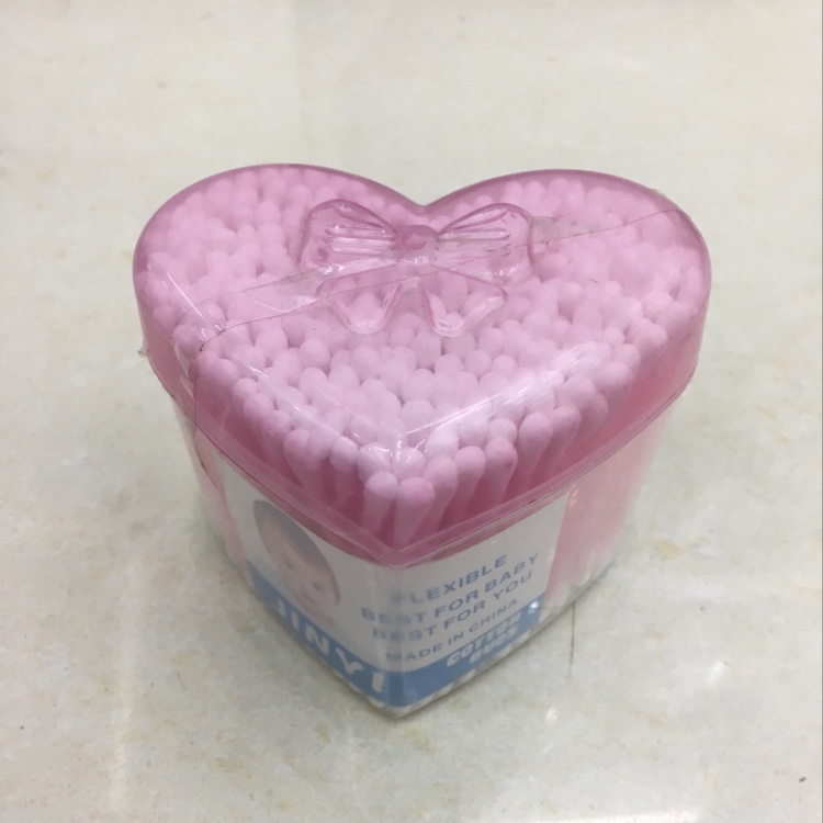 250 cotton swabs in a heart box with plastic rods full figure