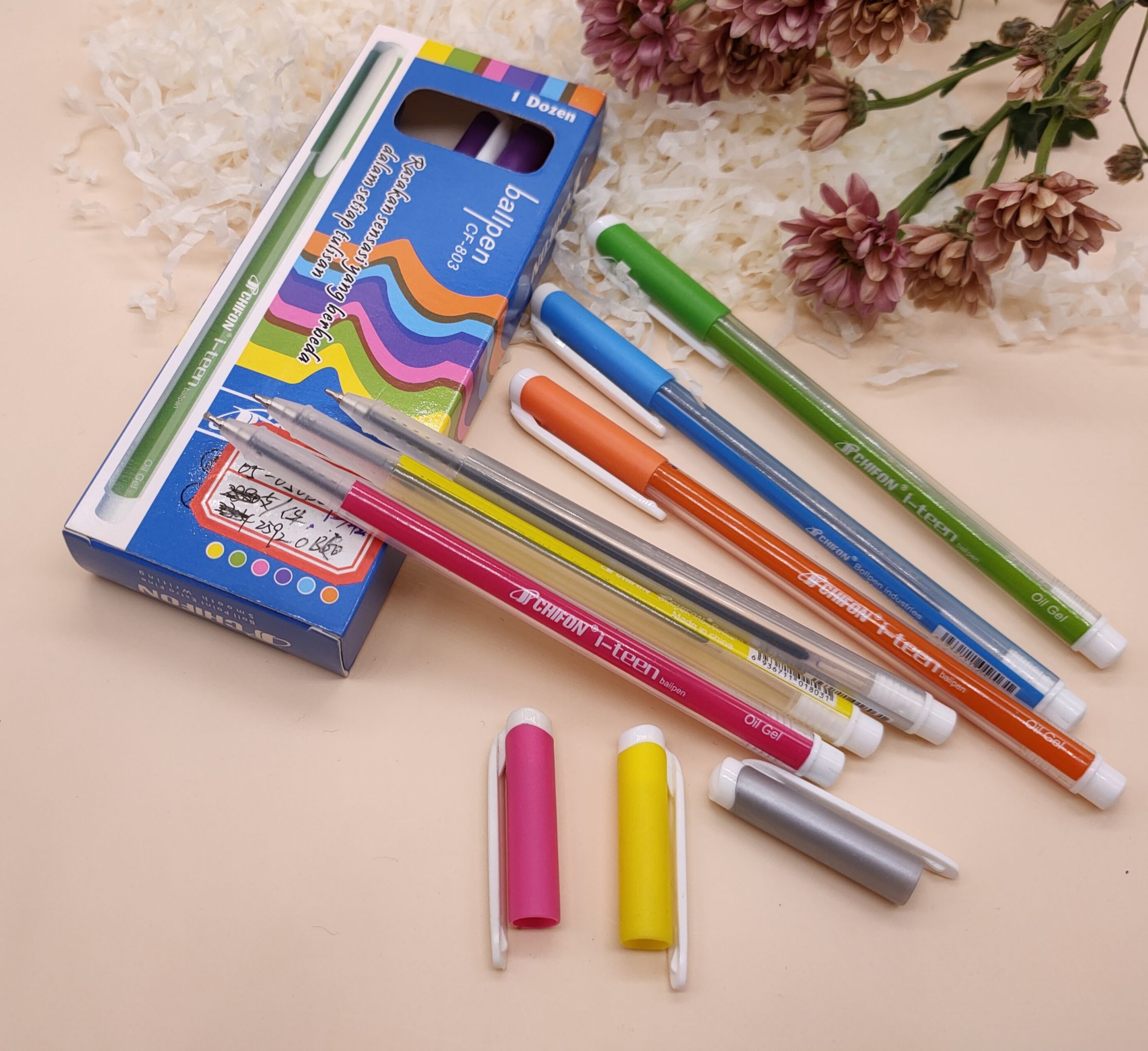Office ballpoint pen smooth middle ink pen anti - leakage and anti - break color details Picture