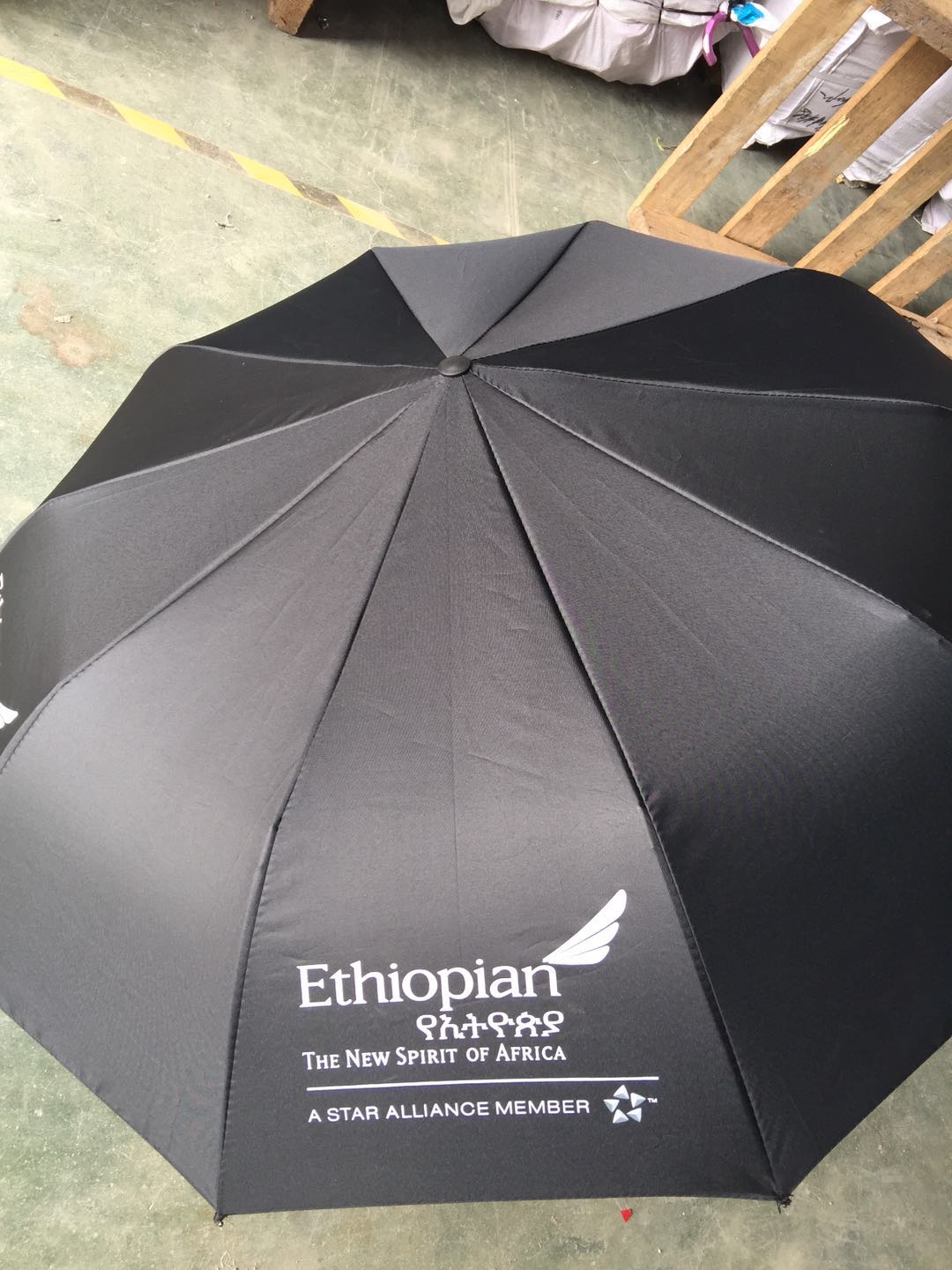 10k全自动雨伞 皮质弯钩大手柄 碰击布