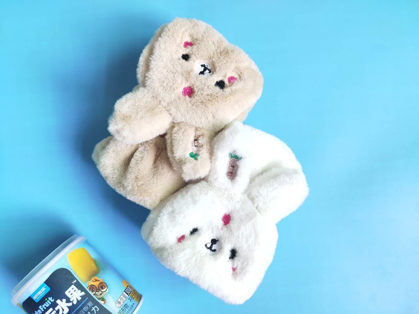 fingerless gloves