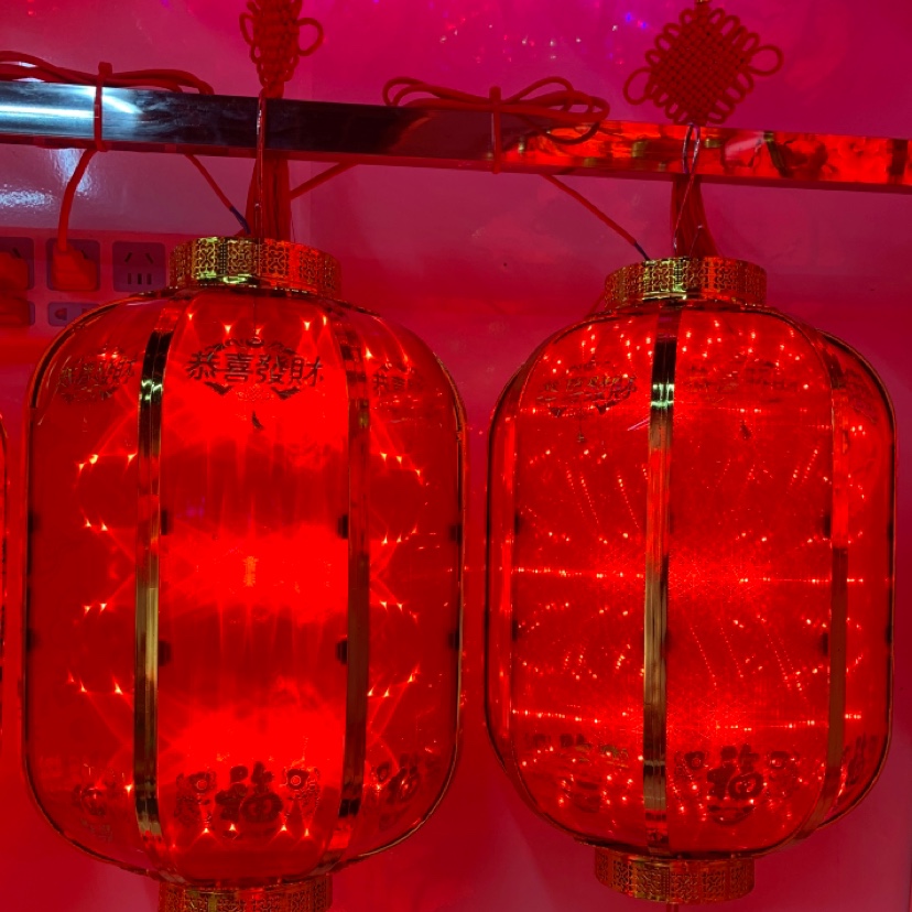 自转灯笼
