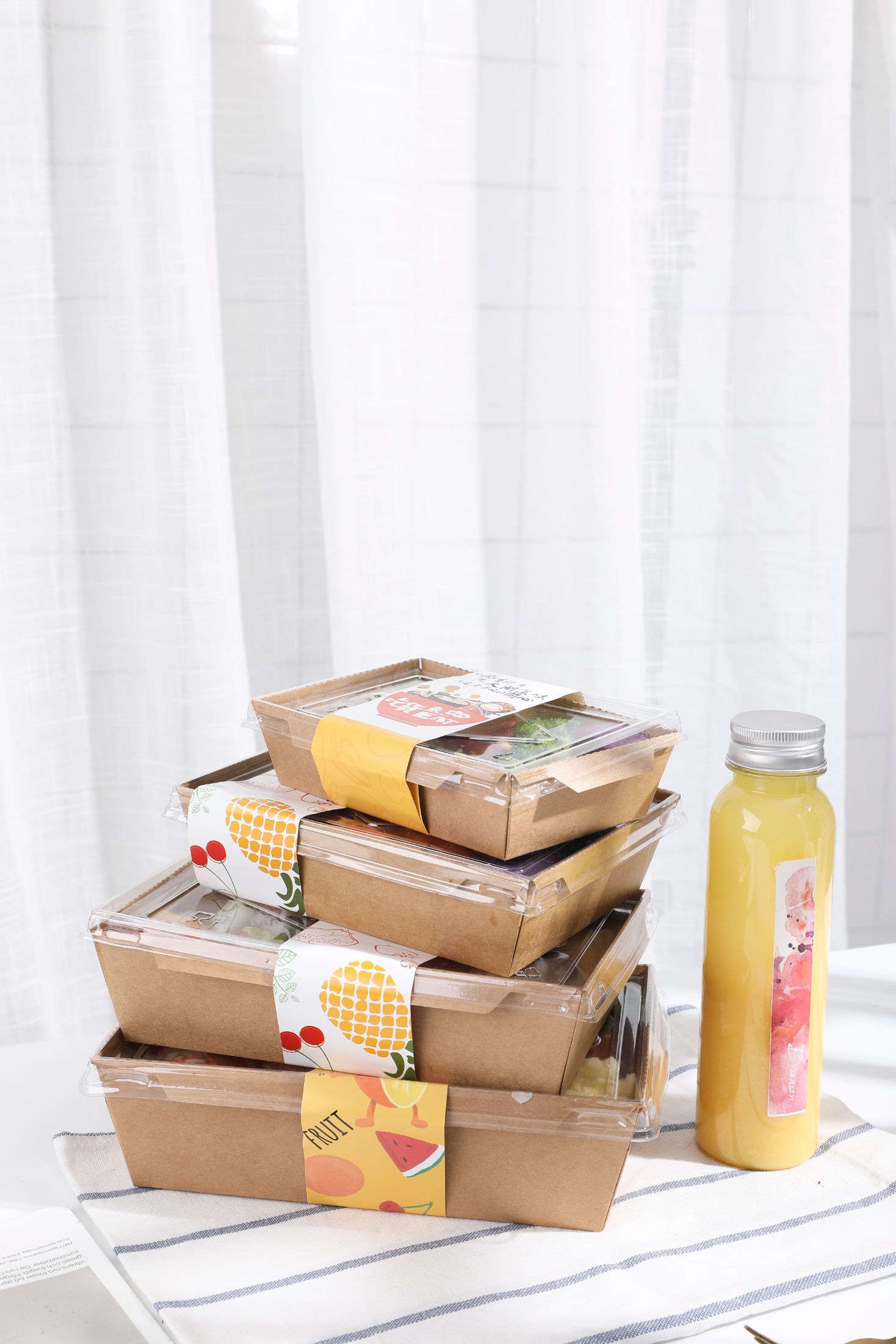 Food Grade Kraft Paper Transparent Lid Sushi Takeout Fast Food Bento Box Salad Mist Box Fried Chicken Box Application Scenario