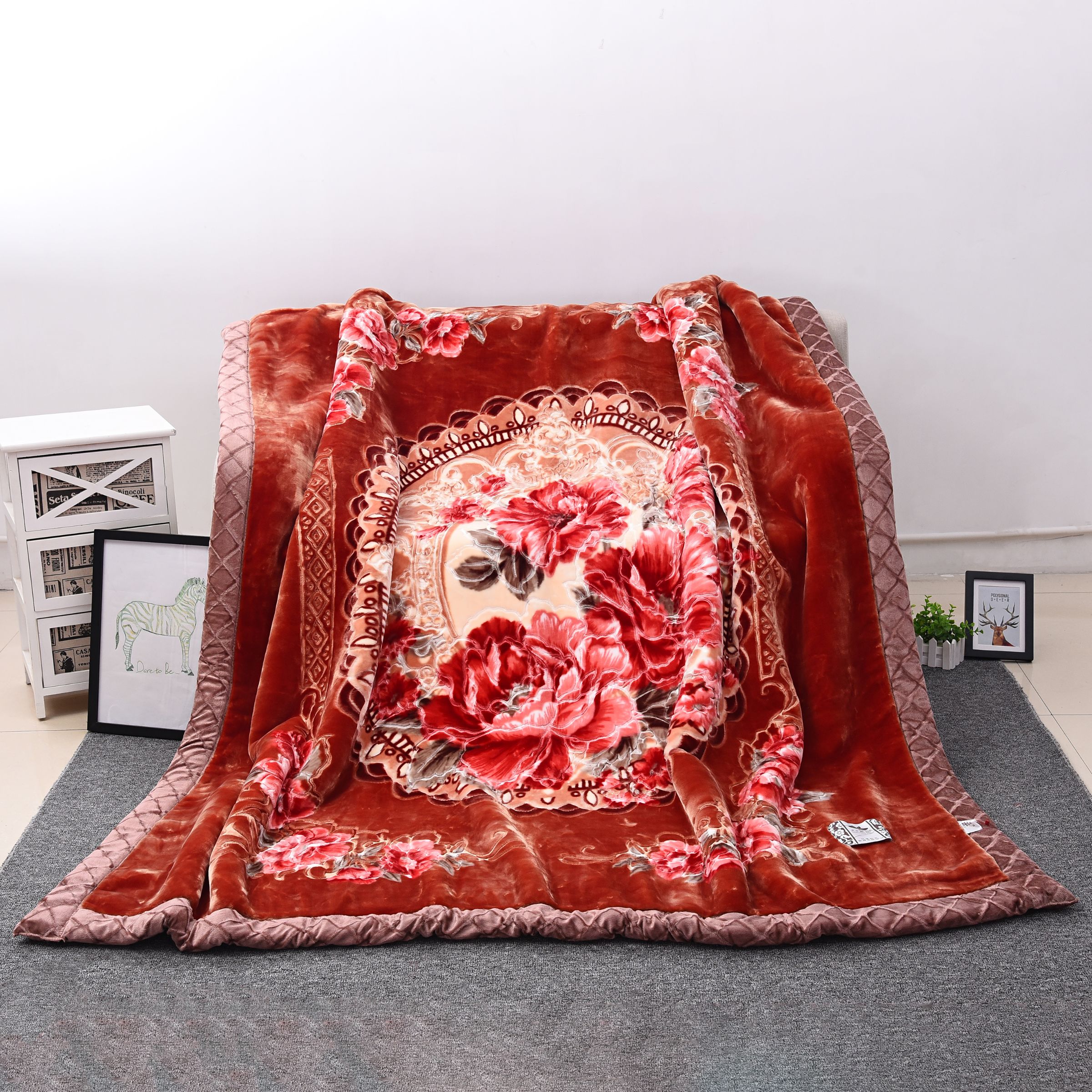 Yiwu quality products Factory direct sales double-layer thickened children's blankets, Raschel blankets, 6kg cover blankets