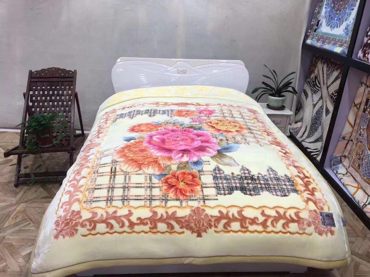 Yiwu Good Goods Manufacturers New Thick Raschel Blanket Wedding Bed Products Super Soft Blanket Double Blanket details Picture