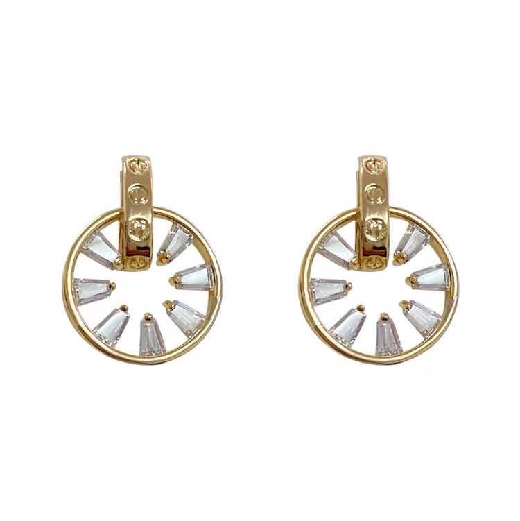 Qianji Turntable Stud Earrings 2020 New trendy zircon ring earrings, simple and stylish Korean earrings that are popular on the Internet