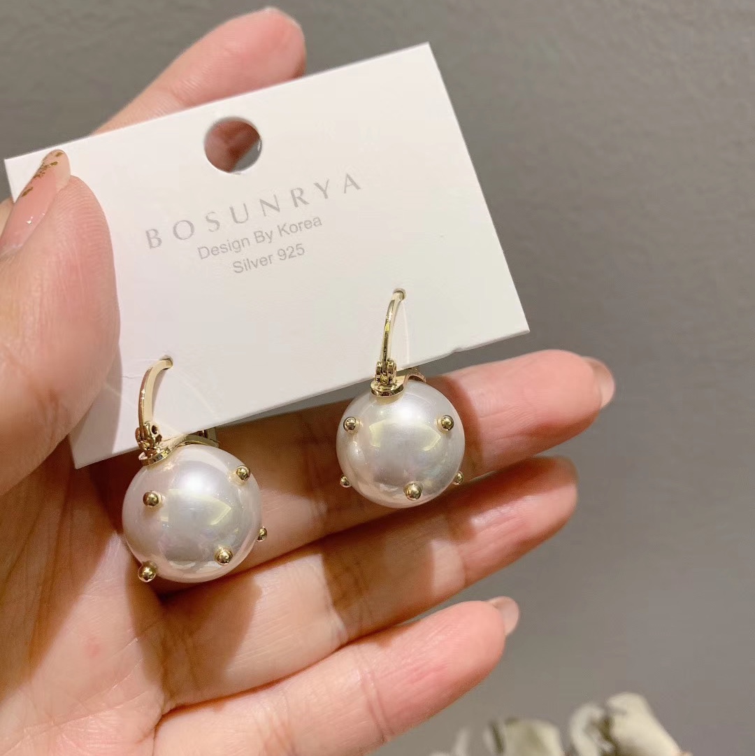 Pearl earrings