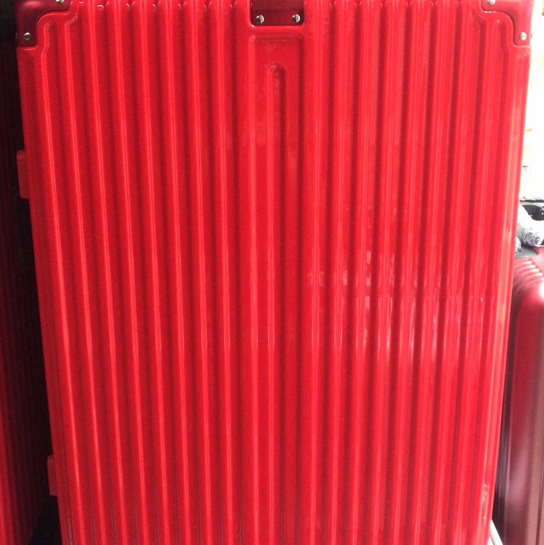铝框PC材质拉杆箱，颜色大红色主要针对喜庆用品店