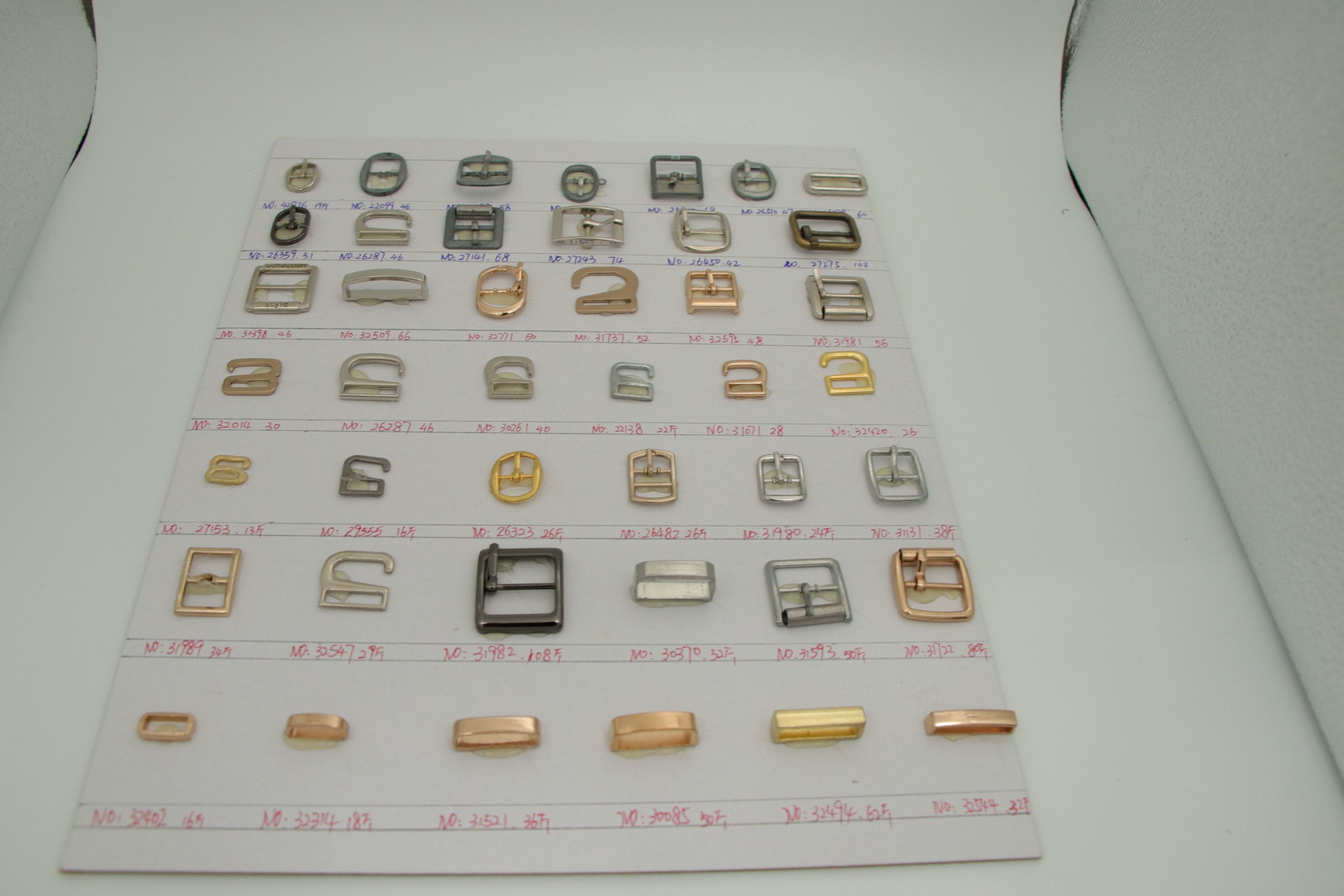 We supply various zinc alloy shoe buckles. Custom orders based on samples are welcome detail image 2