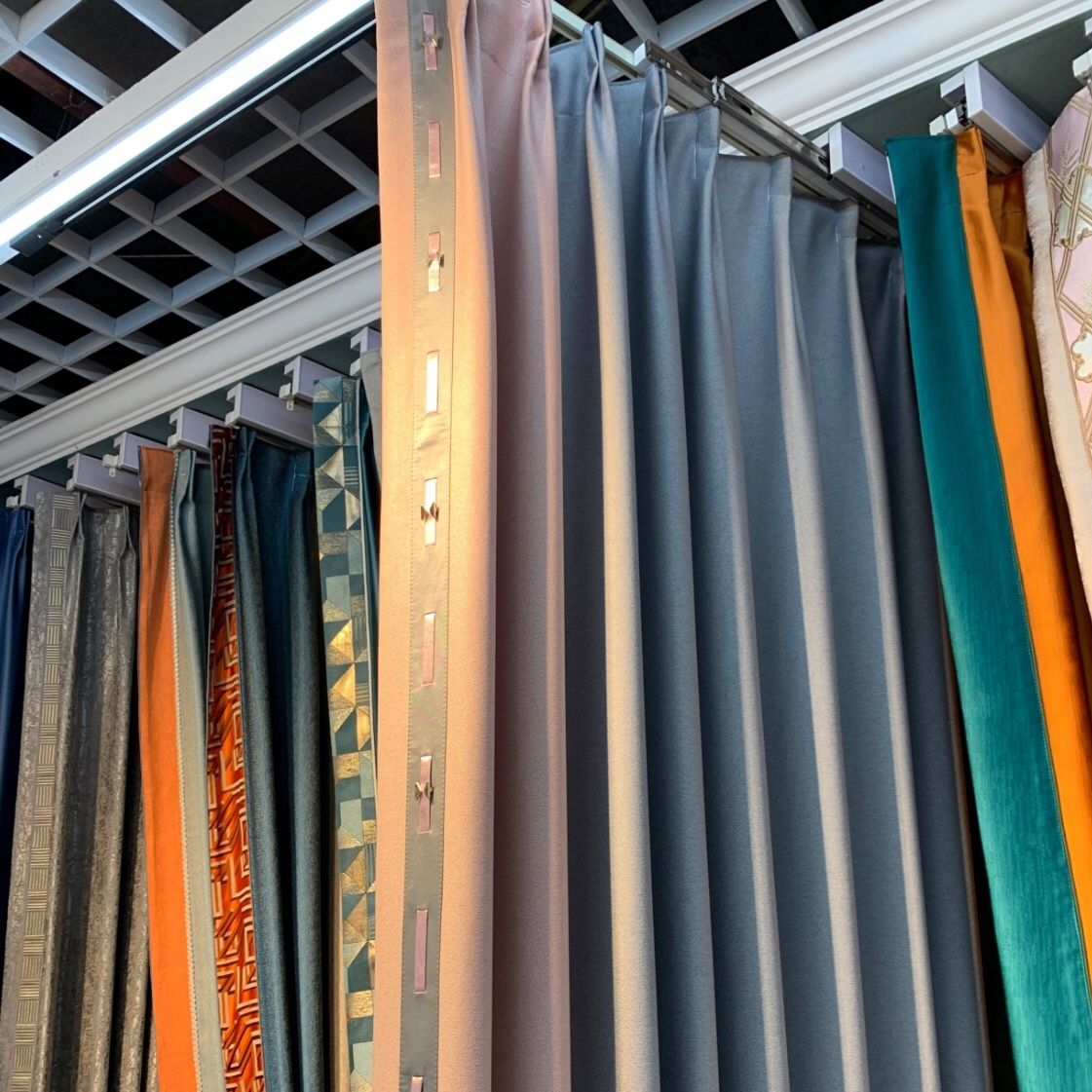 Linen curtains in a simple and modern style are suitable for living rooms and bedrooms detail image 1