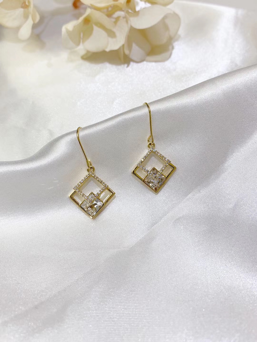 Korean style simple and fashionable earrings Specification image