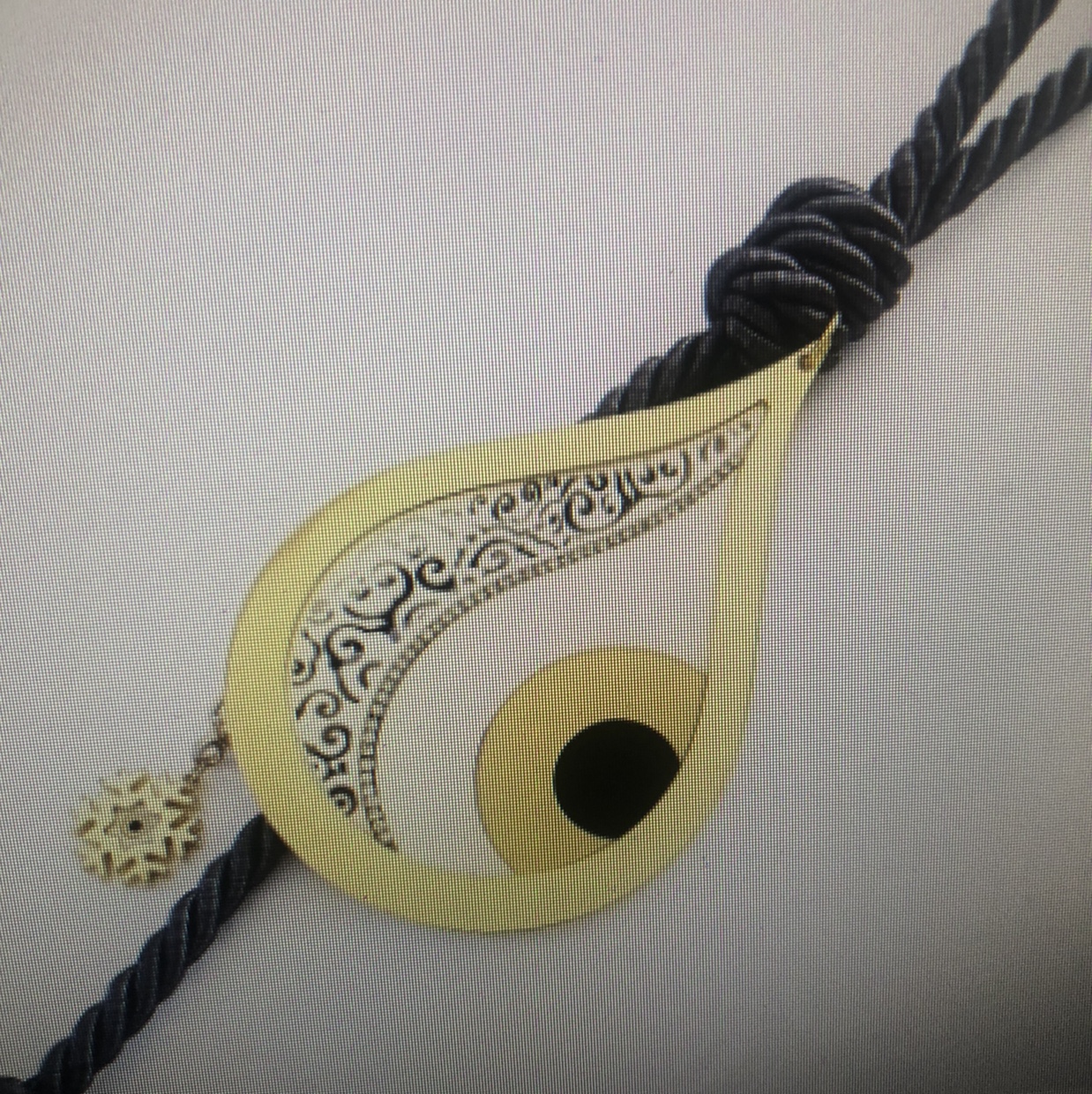 Blue beauty pendant