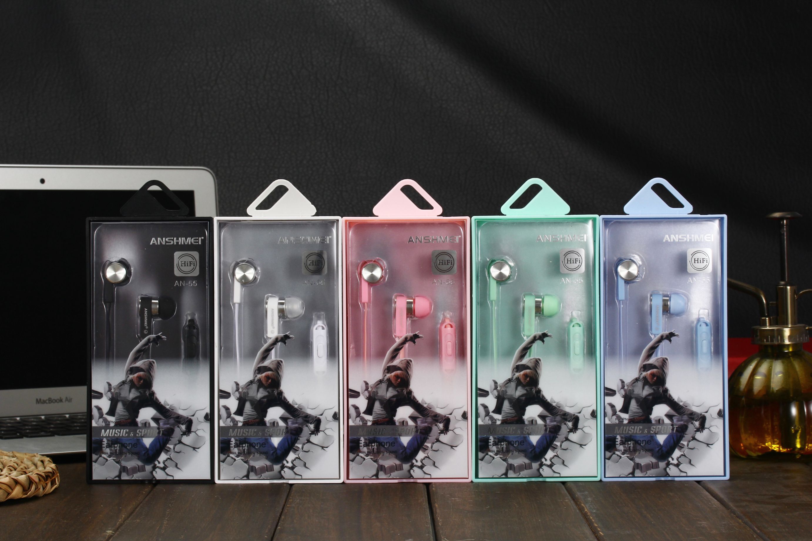 In-ear Headphones The AN-55 smartphone headphones are wired