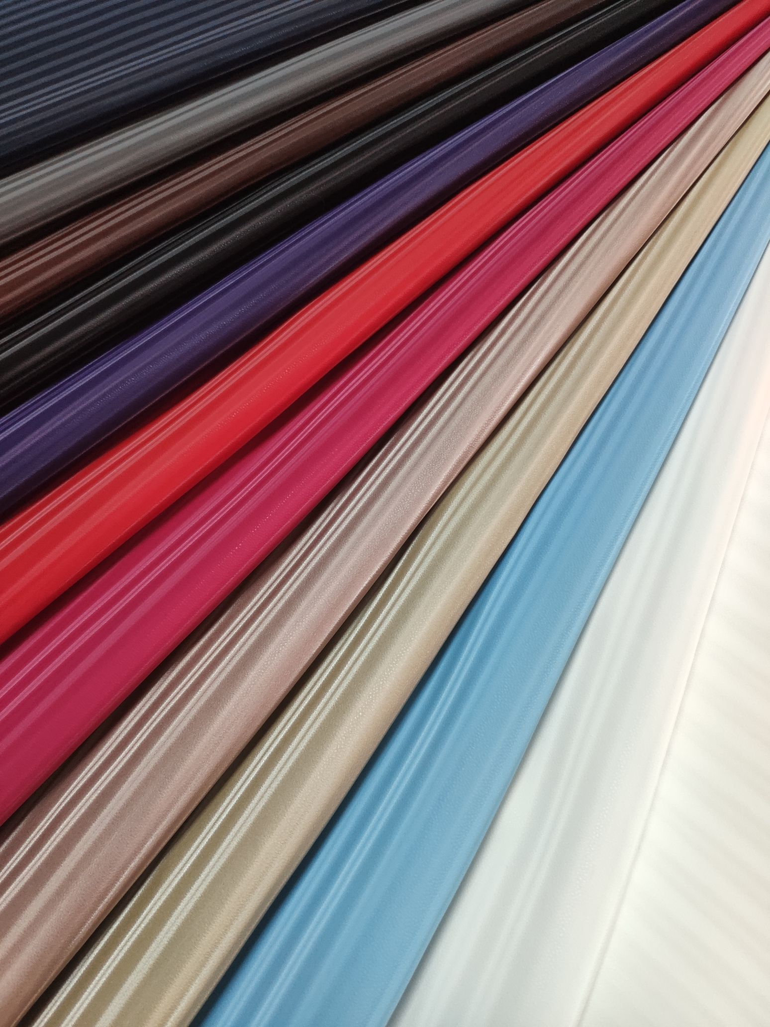 水刺条纹绒感箱包宠物酒盒包装革