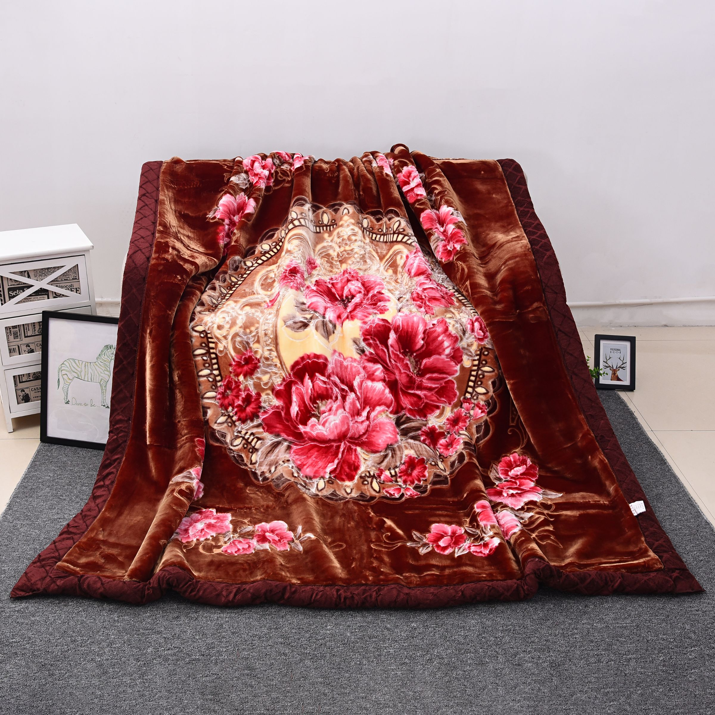 Yiwu quality products Factory direct sales double-layer thickened children's blankets, Raschel blankets, 6kg cover blankets Item Picture