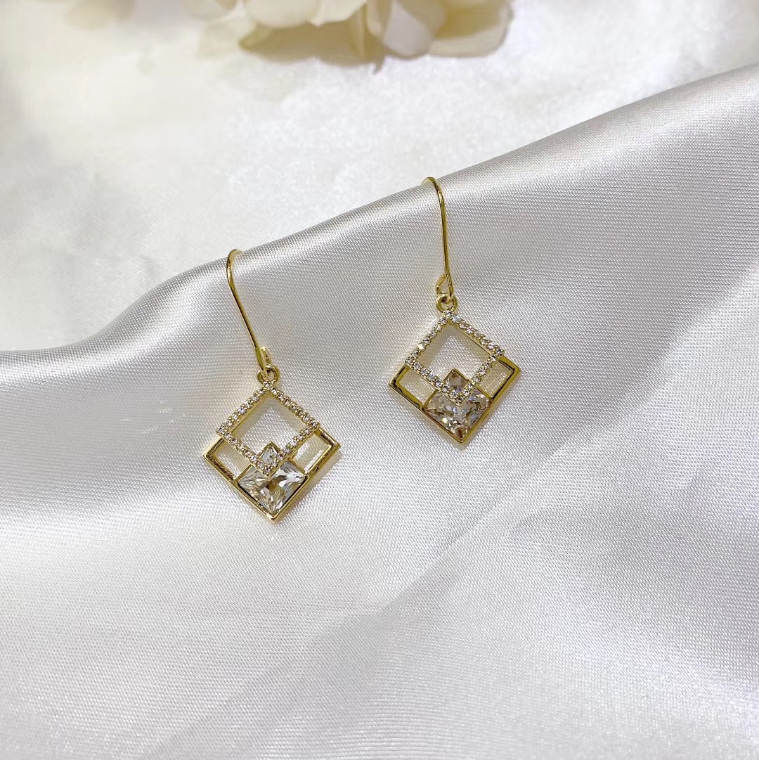 Korean style simple and fashionable earrings