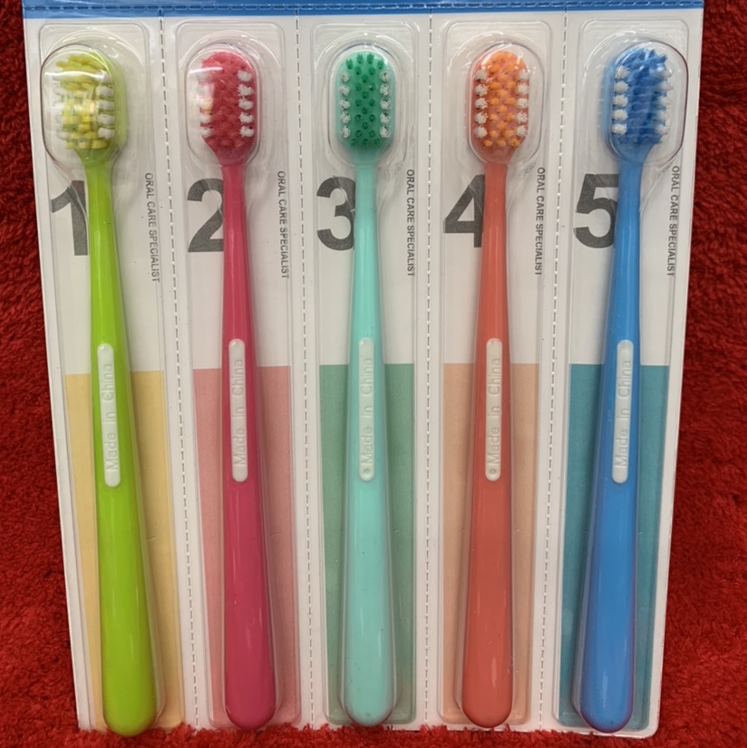 Colorful Five Card Personal Care Oral Cleaning Care Professional Plastic Toothbrush