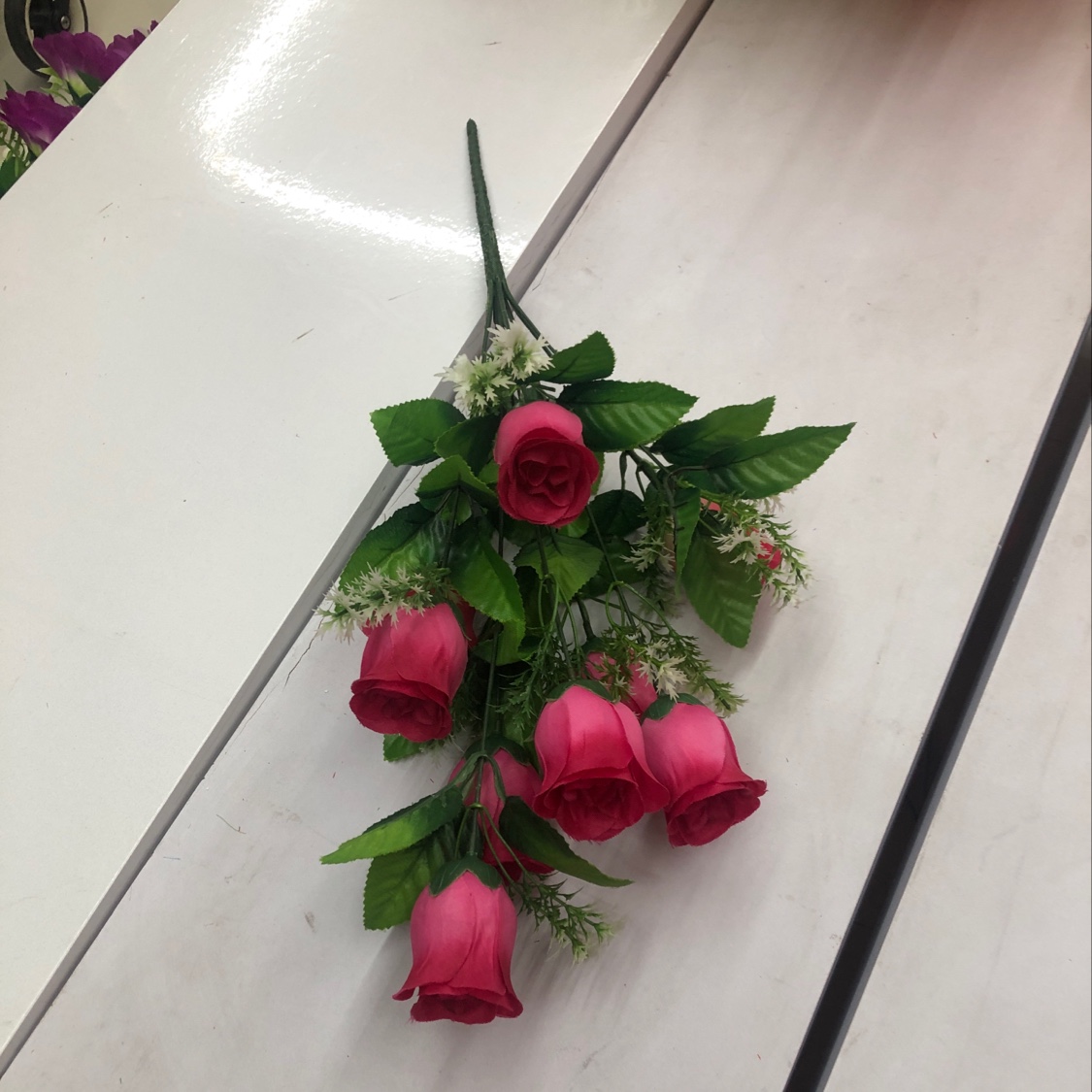 Ten rolled-up gauze buds