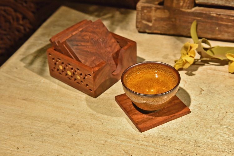 菩提木雕花嵌铜方杯垫