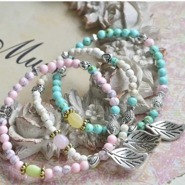 The bracelet is next to 277