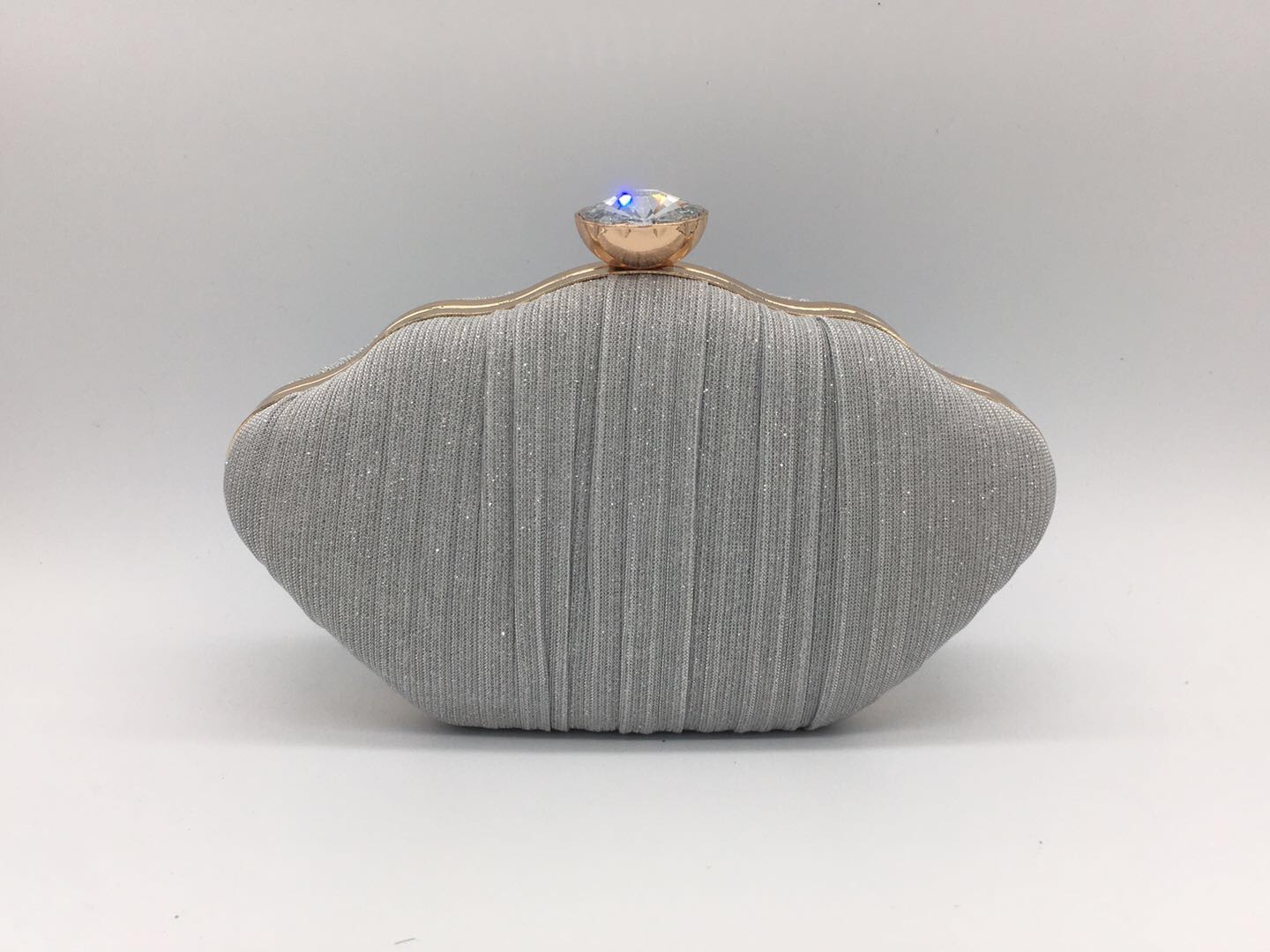 High-End Crinkle Clutch Dinner Bag Bridal Gown Bag Application Scenario