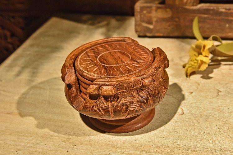 菩提木雕花杯垫产品图