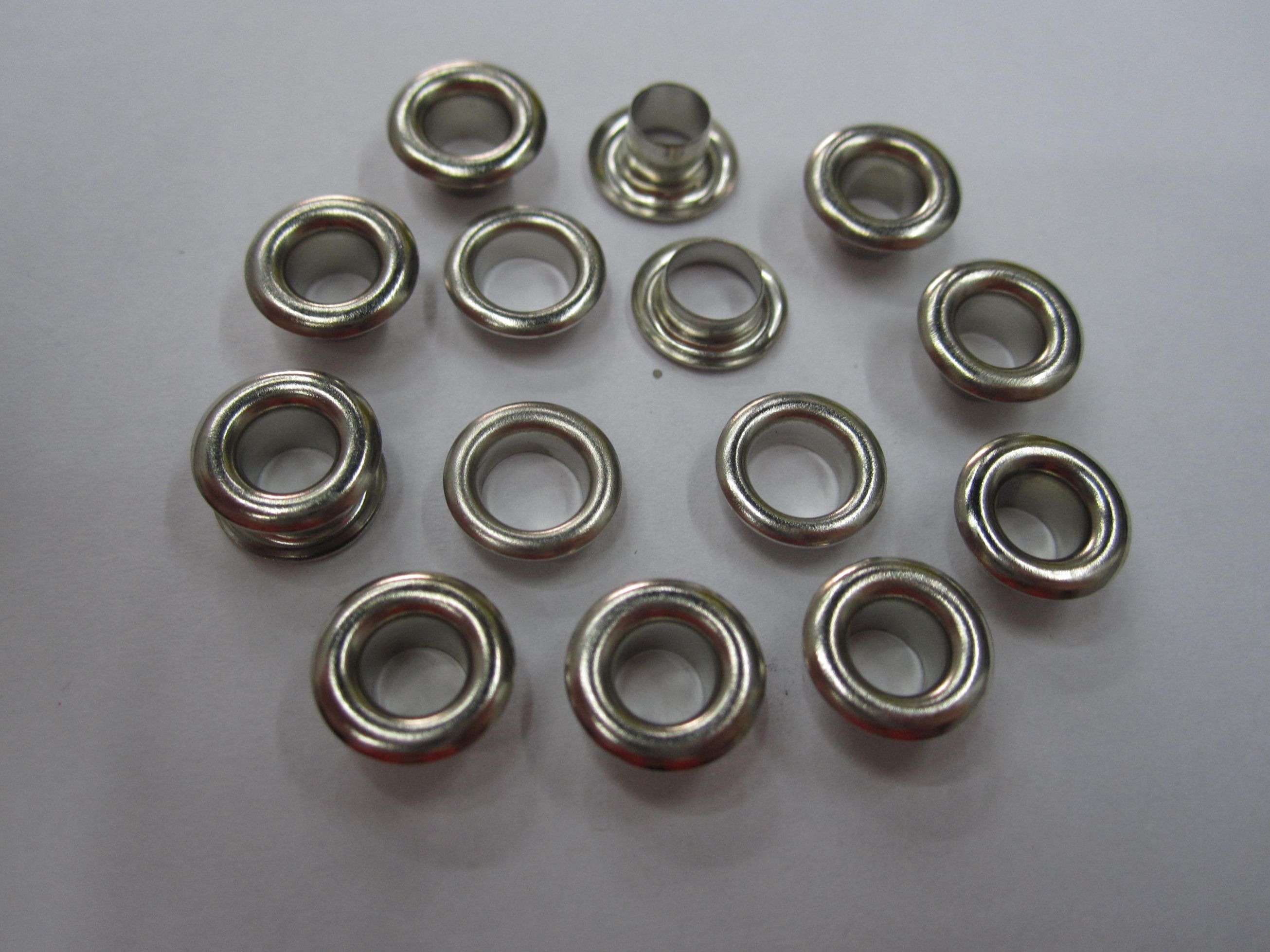 We offer a wide range of air holes, four-piece buttons, hat clips and shoe buttons in stock detail image 3