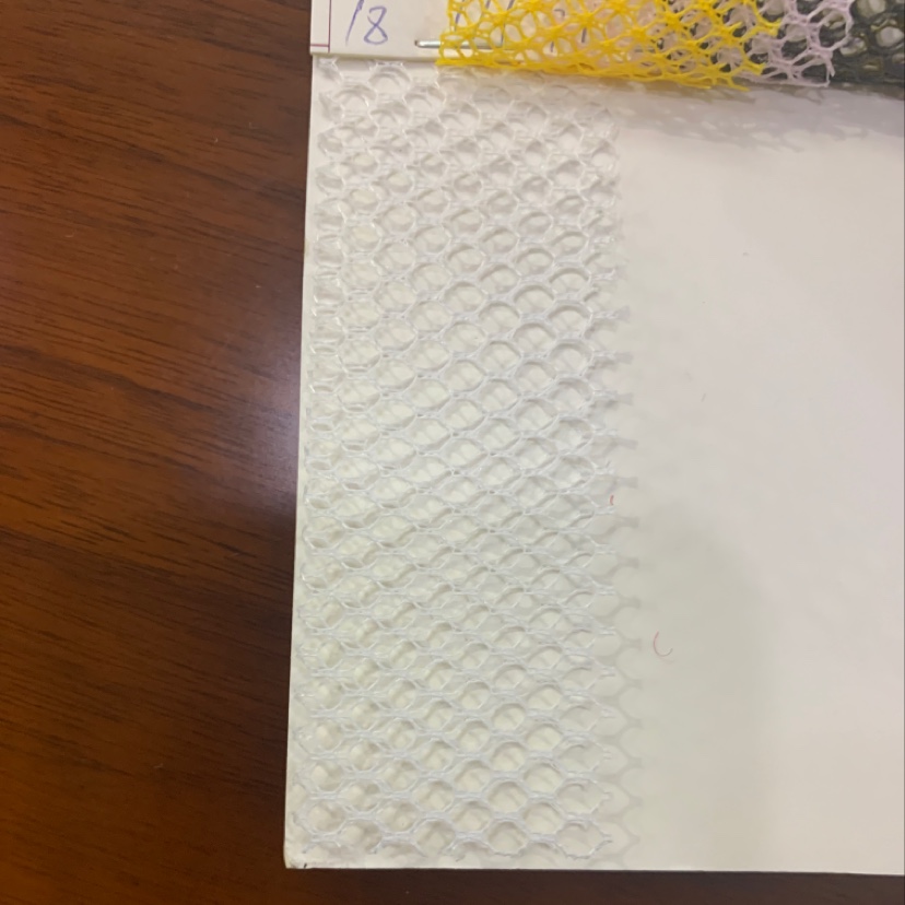 厂家直销热销新款皮革大量现货高中低档箱包沙发鞋材面料六角网产品图