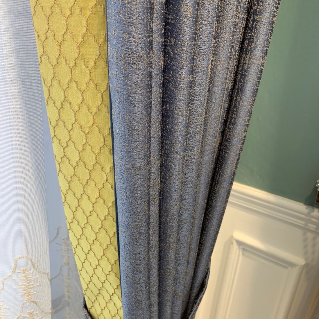 The charming new luxury curtains with a simple and modern style are suitable for living rooms and bedrooms detail image 2