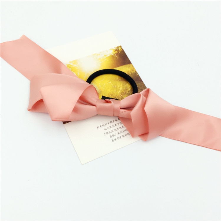 The black bow hair band and Korean hair accessory worn by celebrities are cute and versatile. The hair tie and hair clip are sweet and girlish Application Scenario