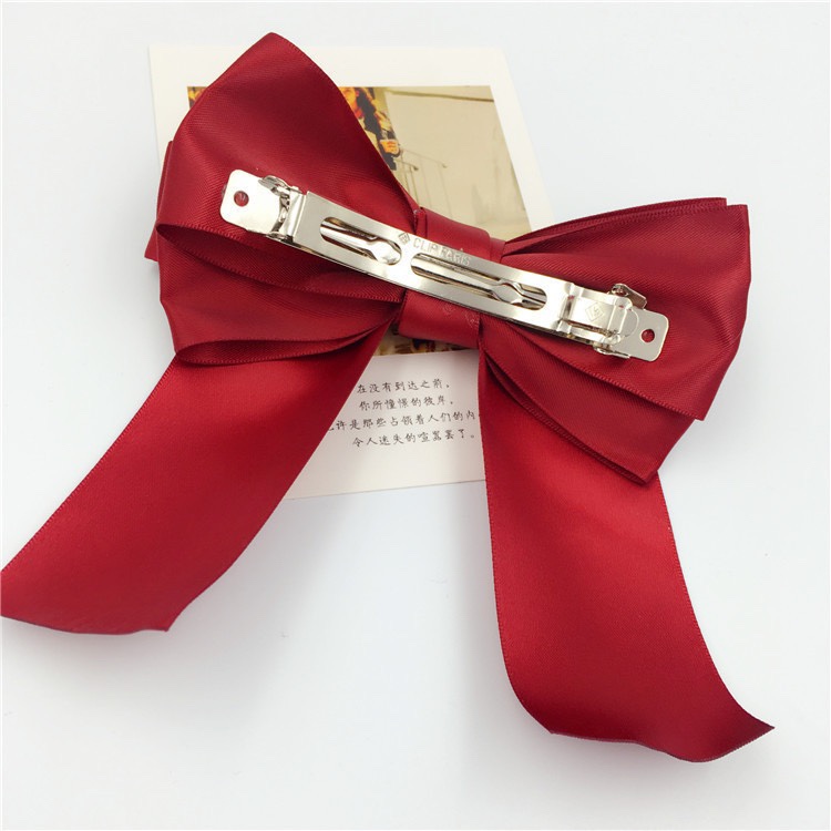 The black bow hair band and Korean hair accessory worn by celebrities are cute and versatile. The hair tie and hair clip are sweet and girlish undefined