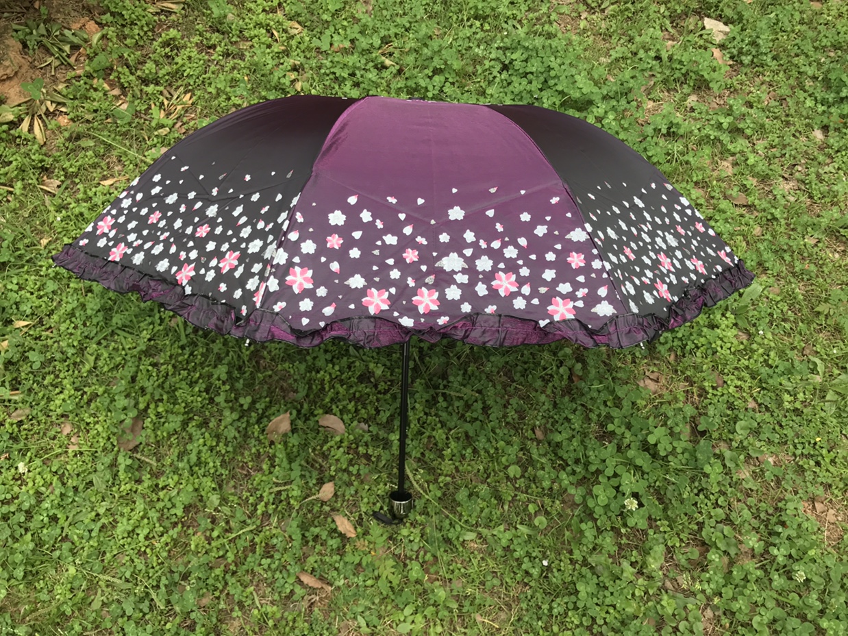 Black rubber lace folding umbrella