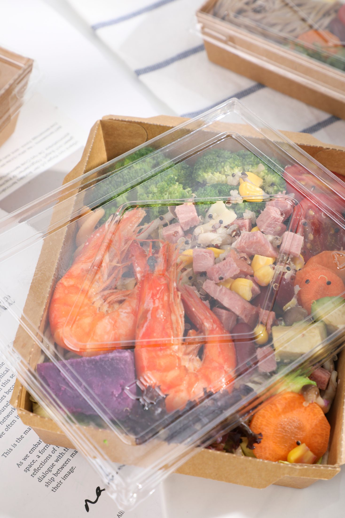Food Grade Kraft Paper Transparent Lid Sushi Takeout Fast Food Bento Box Salad Mist Box Fried Chicken Box undefined
